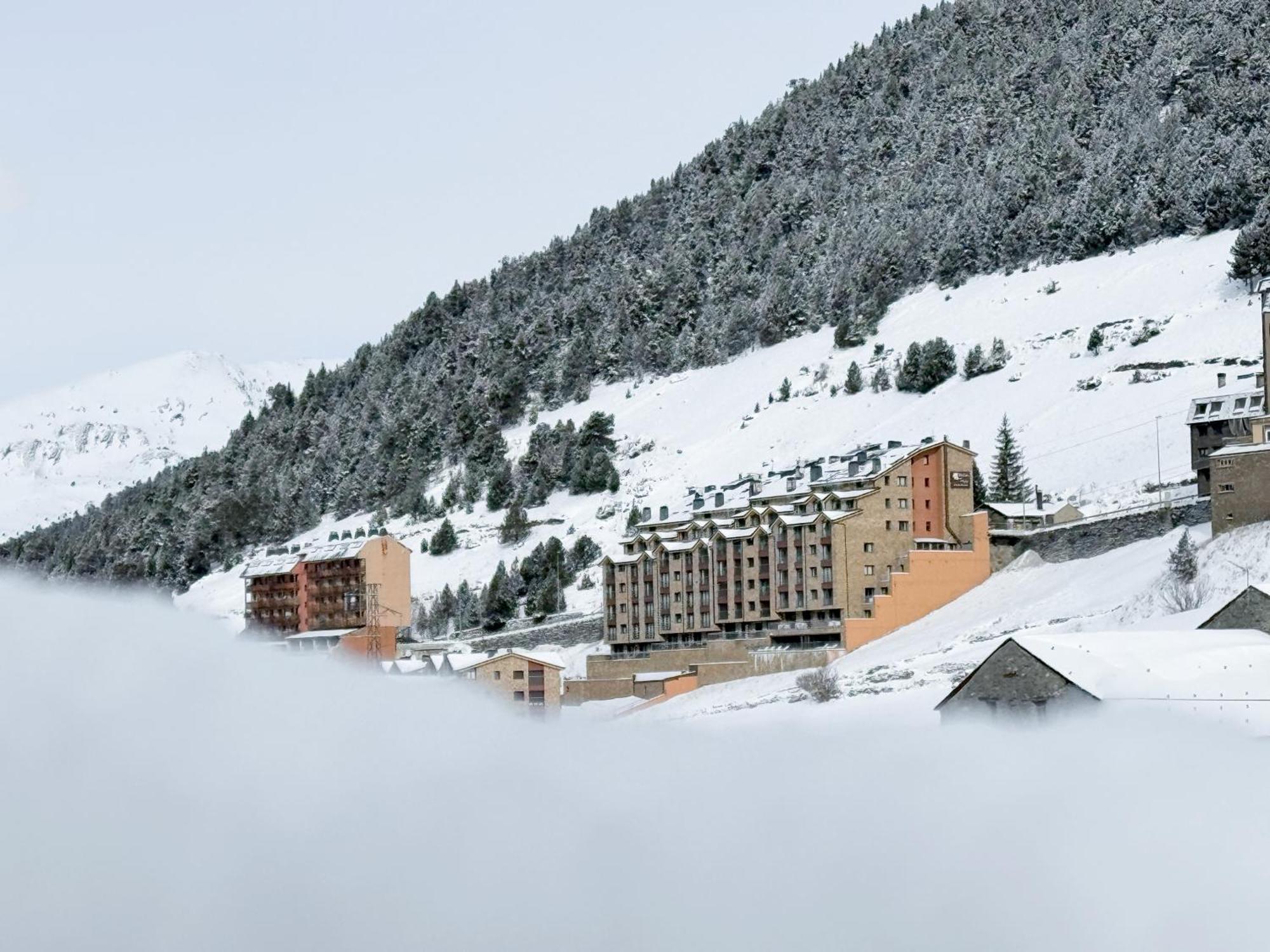 Apartaments Els Llacs Bordes d'Envalira Kültér fotó